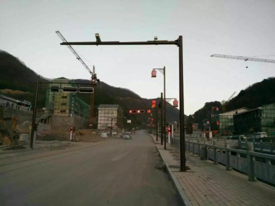 Modern Design Traffic Street Light Electricity Steel Pole